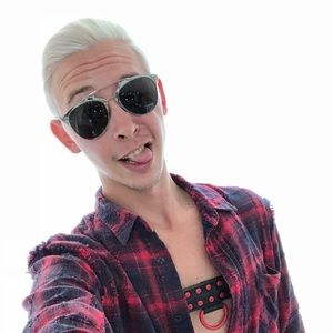 Meet your Posher, James